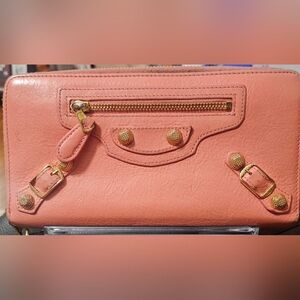 EUC!!AUTHENTIC BALENCIAGA City leather  zippy wallet